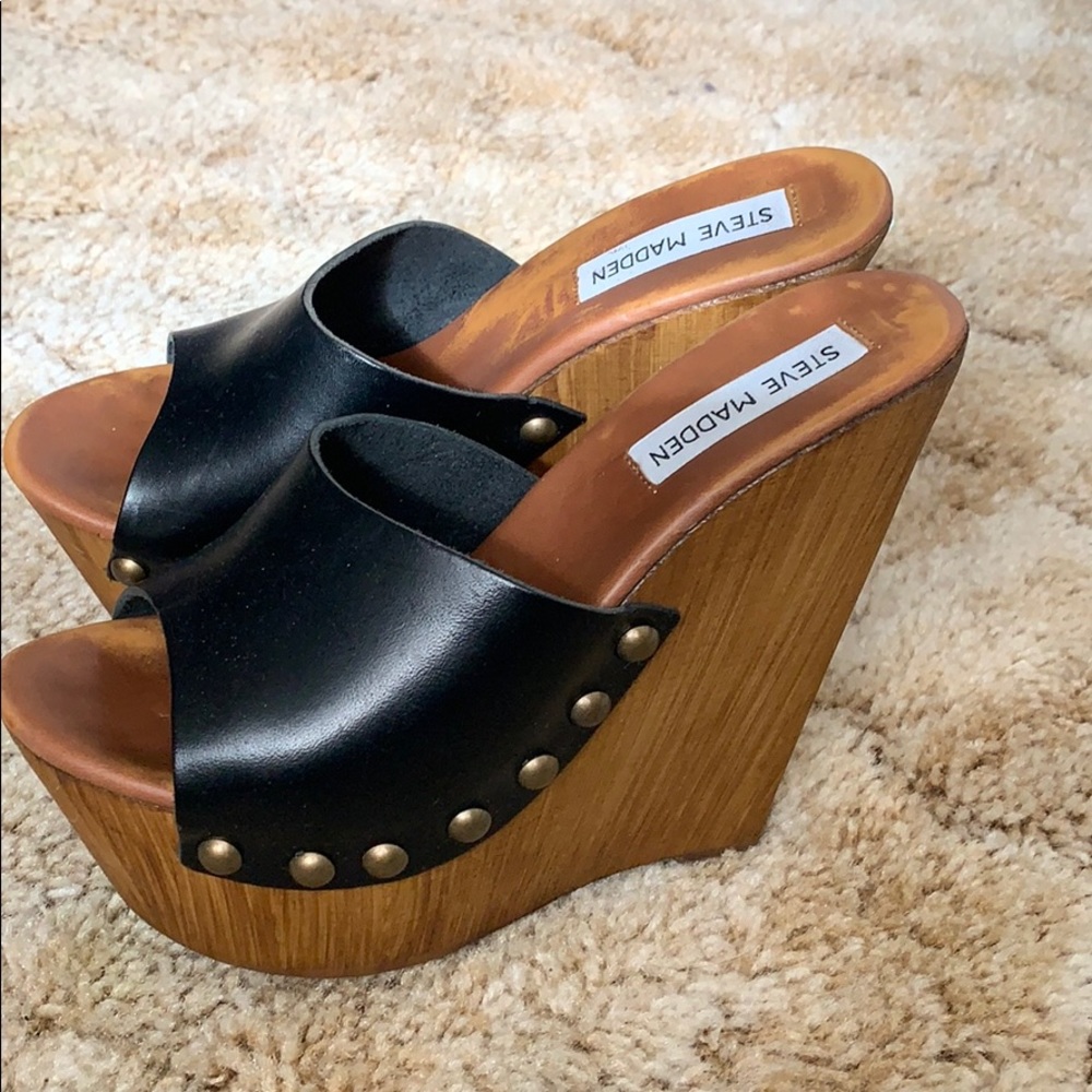 Steve Madden bazooka leather wedge
